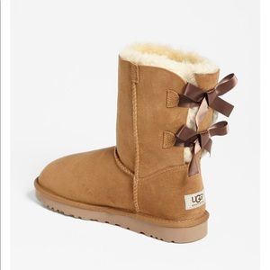 Short brown ugg boots! Bailey Bow! SUPER CUTE